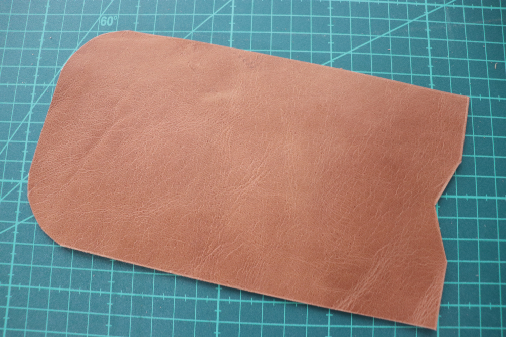 1枚革から作る1ポケットのカードケース