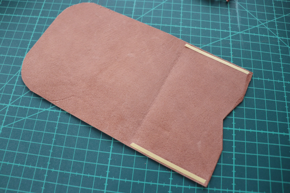 1枚革から作る1ポケットのカードケース