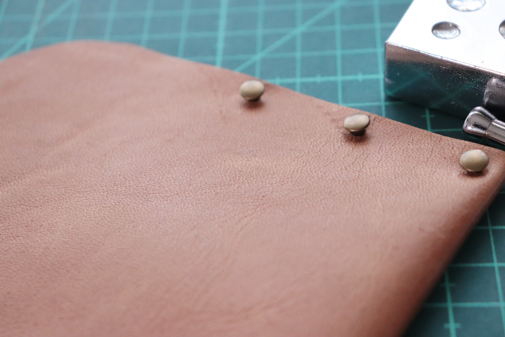 1枚革から作る1ポケットのカードケース