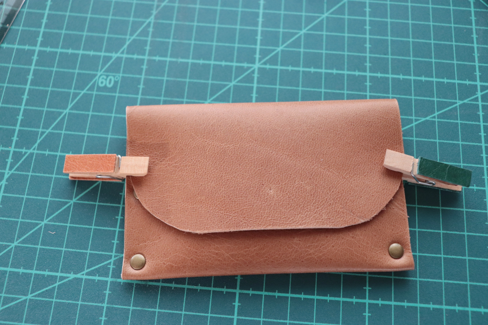 1枚革から作る1ポケットのカードケース
