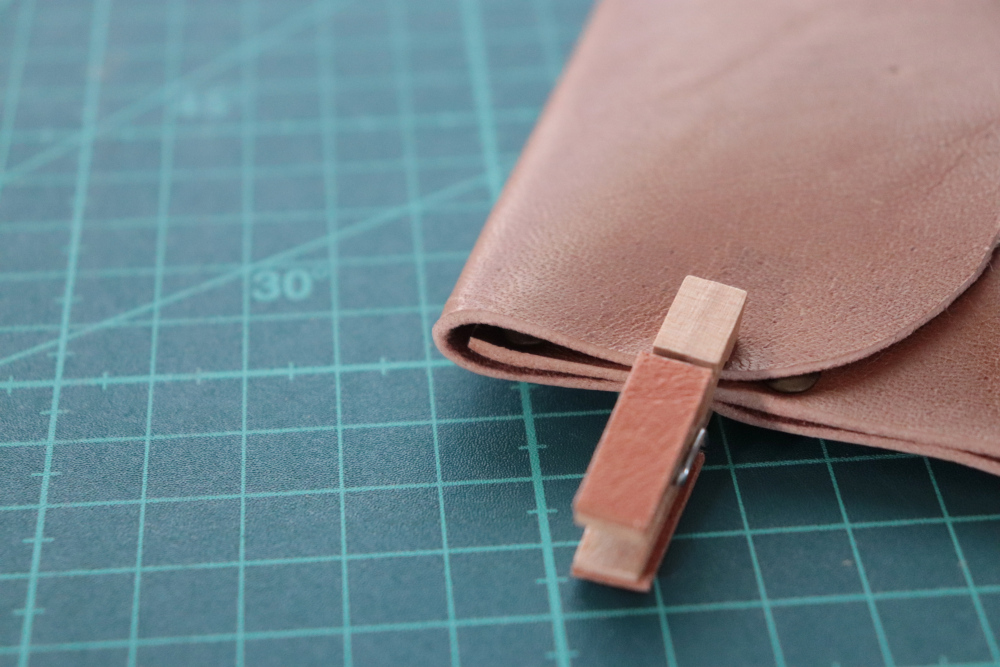 1枚革から作る1ポケットのカードケース