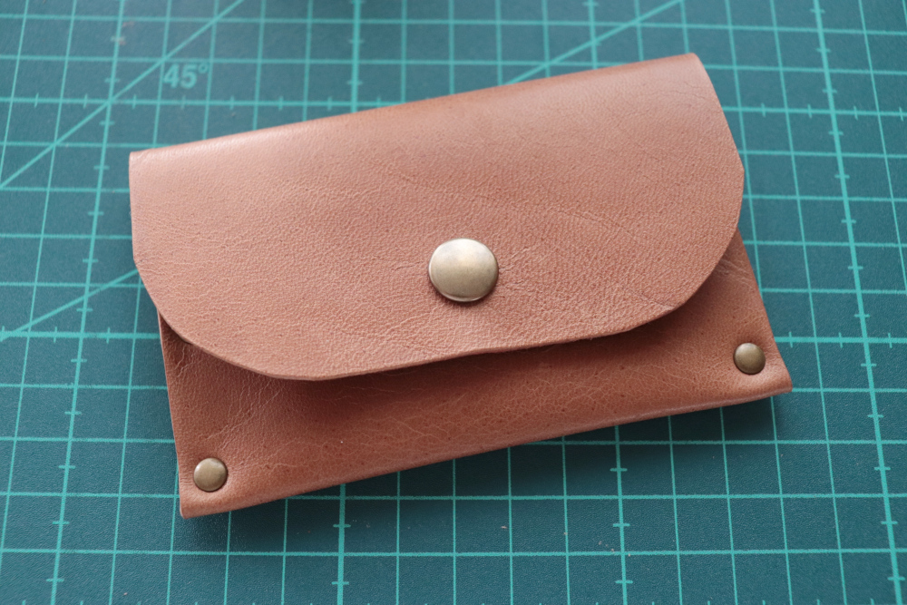 1枚革から作る1ポケットのカードケース