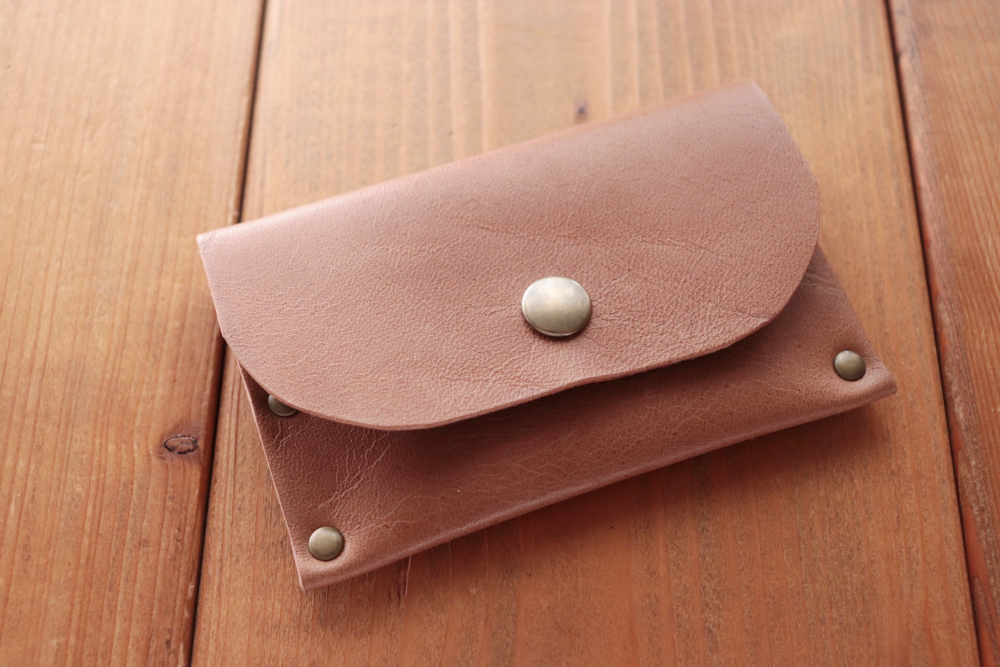 1枚革から作る1ポケットのカードケース