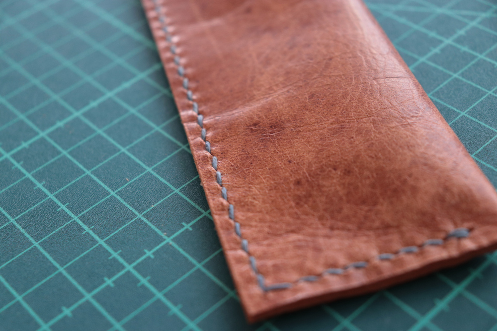 1枚革で作る紳士用扇子入れ