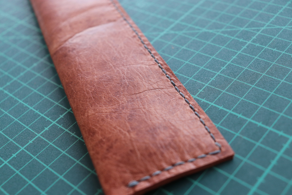 1枚革で作る紳士用扇子入れ