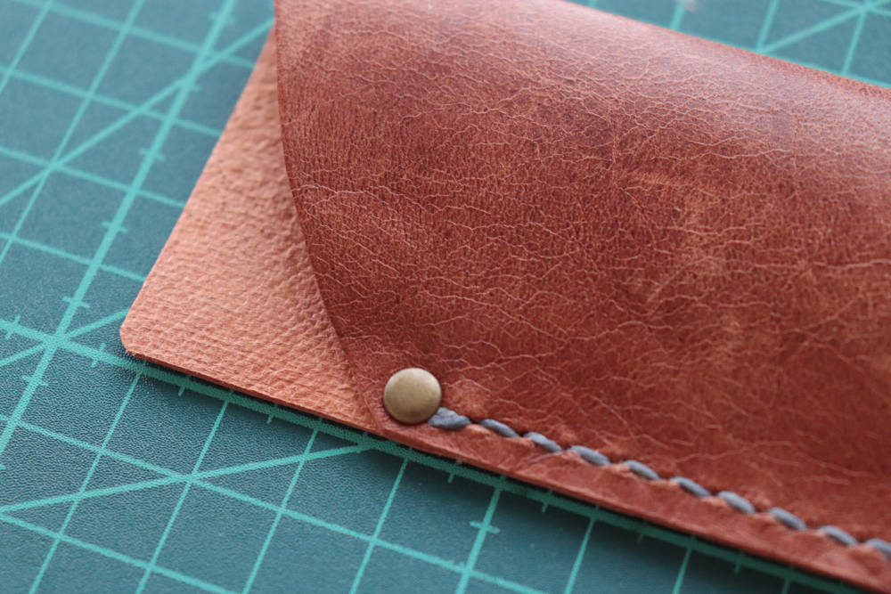 1枚革で作る紳士用扇子入れ