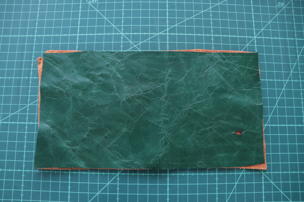 1枚革で作る婦人用扇子入れ