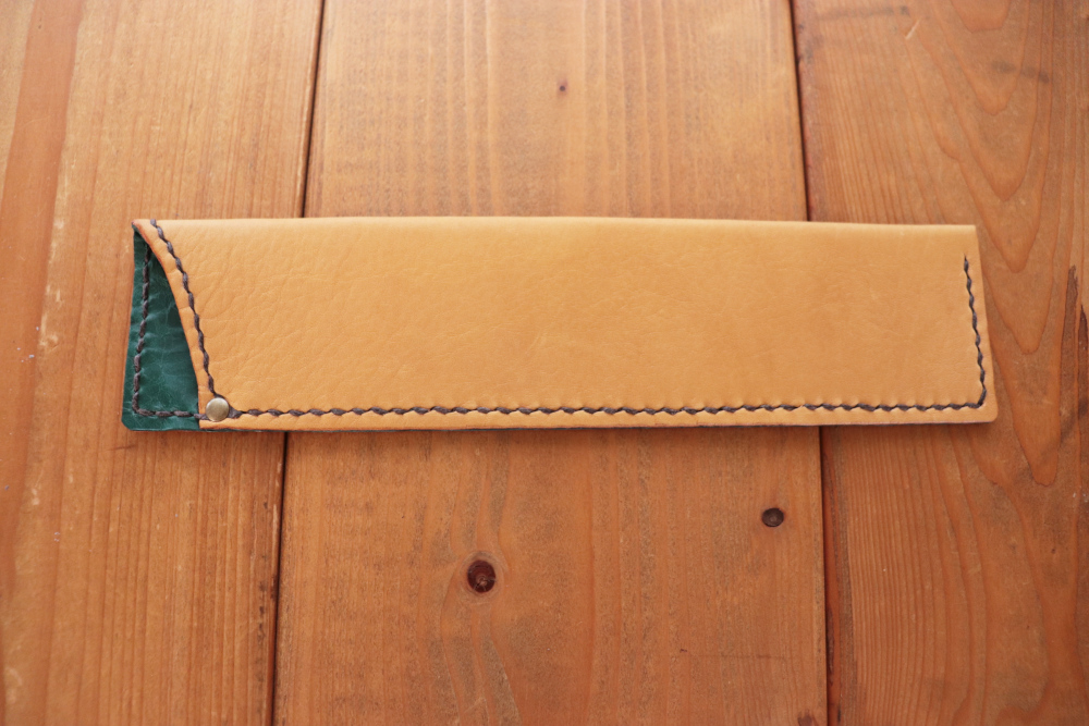 1枚革で作る婦人用扇子入れ