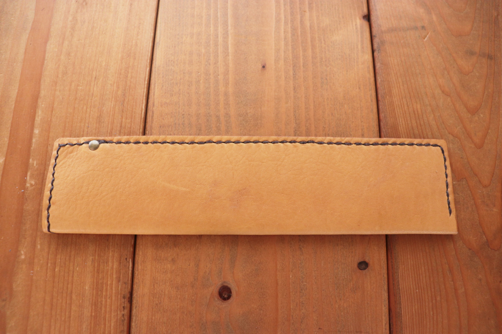 1枚革で作る婦人用扇子入れ