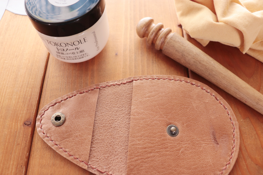 卵型のコインケース