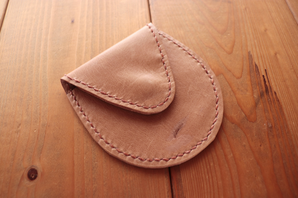 卵型のコインケース
