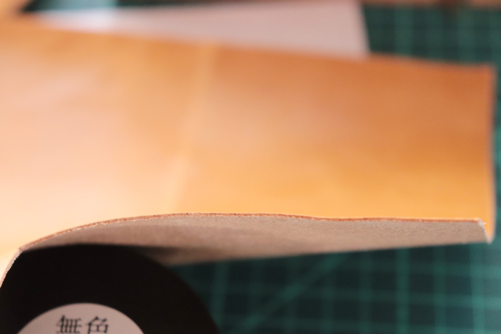 1枚革から作るマルカクペンケース