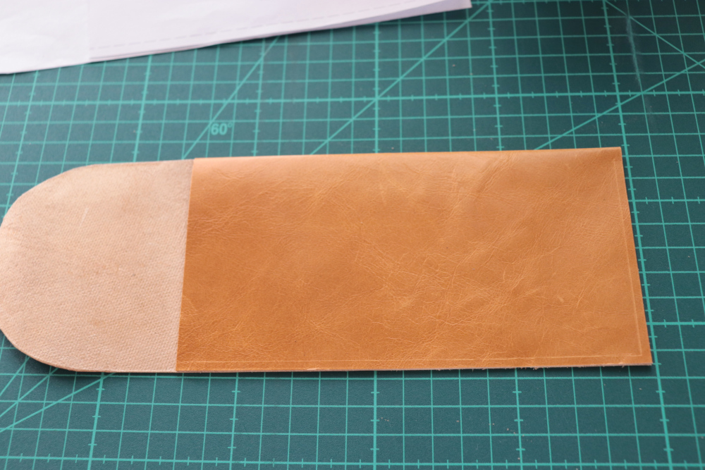 1枚革から作るマルカクペンケース