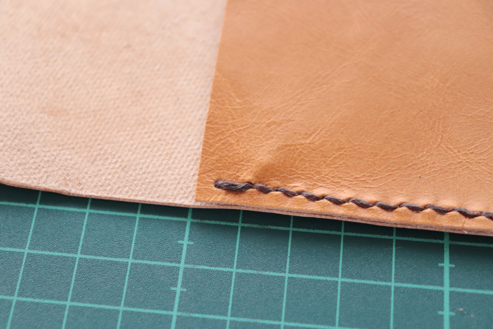 1枚革から作るマルカクペンケース