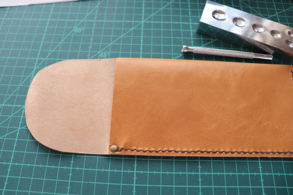 1枚革から作るマルカクペンケース