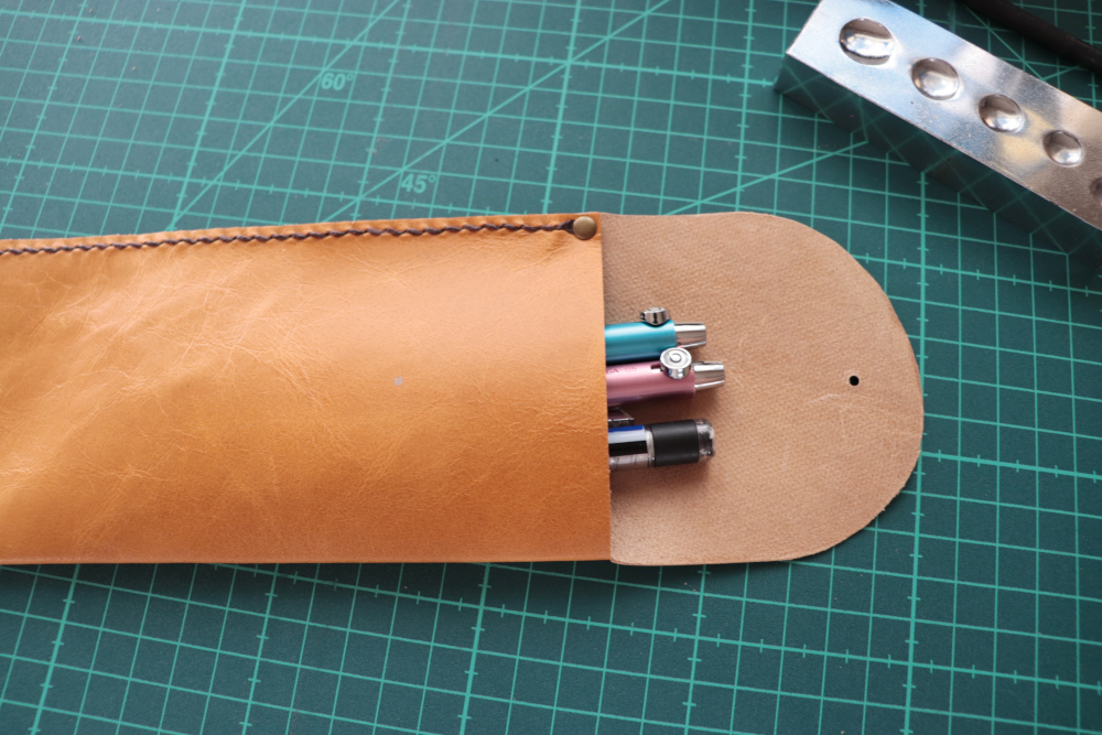 1枚革から作るマルカクペンケース