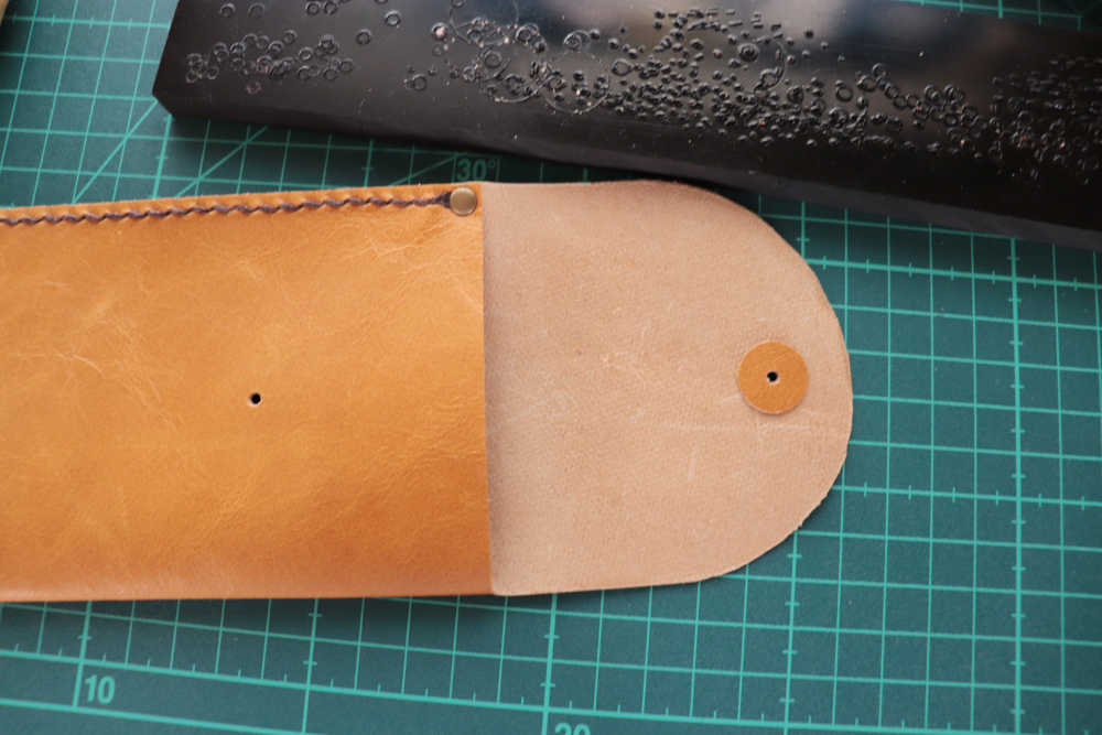 1枚革から作るマルカクペンケース